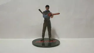 Mezco 1:12 Collection Ash Williams Evil Dead 2 Dead by Dawn Review.