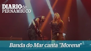 Banda do Mar canta "Morena" no Festival MPB