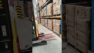 First time practicing with a hyster reach truck