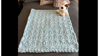 HAND KNIT A CHUNKY HURDLE STITCH BLANKET