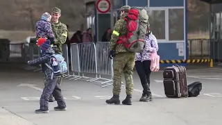 Slovak cops making UKRAINIAN REFUGEE CHILDREN smile