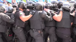 Nationalist Protesters Clash With Police Outside Kiev Parliament