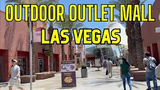 Outdoor Outlet Mall in Las Vegas on Memorial Day