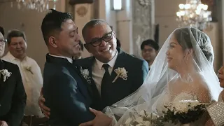 A Bride couldn't start walking on the aisle without her father.