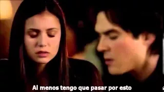 Elena bebe de la sangre de Damon (EP 4x02)