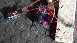 Using a 4 Bits 7 segment LED Display with an Arduino - Tutorial