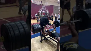 17 year old Jaheim Webb bench presses 405 at weight lifting meet