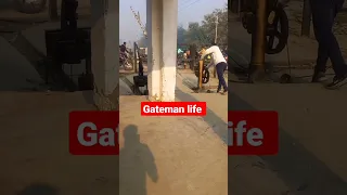 railway gateman #shorts #viral #youtubeshorts #rail  #shortvideo #trainvideo #indianrailway #gana