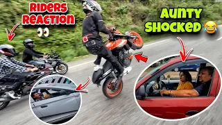 Riders reaction on my wheelie 😍|| Ktm stunts Reaction 👀||Aunty shocked😅 @samstuntz1987