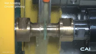 Circular lens centering in wet and dry grinding