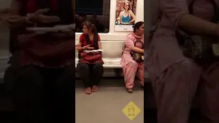 Fight b/w ladies in Delhi metro pepper spray fight