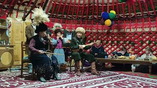 Киргизский фольклор: семейный ансамбль из села Каджи-Сай