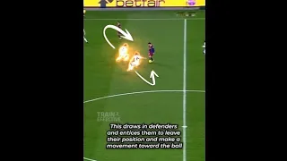 How Messi Creates Space Using La Pausa ⚽️⏸#shortfeed#viral