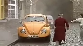 Coronation street - Rovers return fire (1986 first)