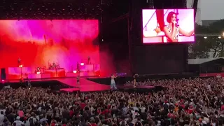 Singapore GP: Dua Lipa getting the crowd going on Be The One