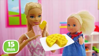 Evi cozinha um bolo de maçã para Barbie! Novelinha de Barbie e Evi para meninas. Melhores episódios.