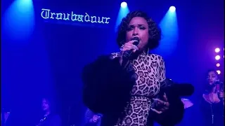 Jennifer Hudson performs Aretha Franklin’s “Natural Woman” LIVE at The Troubador (FULL PERFORMANCE)