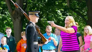 She Tried To Mess With A Guard Of The Tomb Of The Unknown Soldier