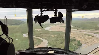 Вертолёт Ми-8 в полёте над Чукоткой