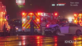 2 Houston police officers, 2 civilians hurt in major crash on I-45 | Raw scene video