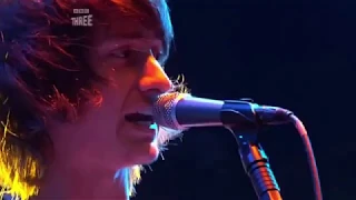 Arctic Monkeys - Leave Before The Lights Come On (Live at Reading Festival 2006)