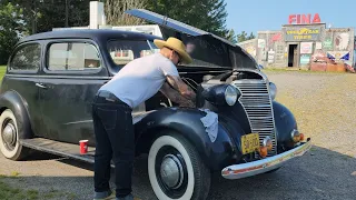 We're going to the beach in our 1938 Chevy 👙