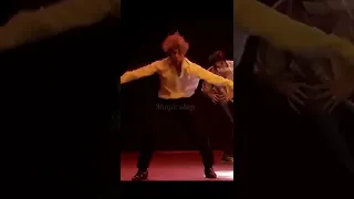 💜Jimin hitting every single beat during the No More Dreams dance break 🔥😍😲