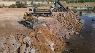 Nice Equipment Machinery Bulldozer  Remove Big Rock Stone with Dump Truck Deliver Stone Unloading