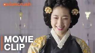 She's married to the king, but her bold tailor makes her smile | Park Shin-hye in 'The Royal Tailor'