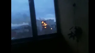 видео как горит дом Мариуполь