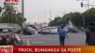 UB: Truck, bumangga sa poste