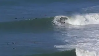 Surf in Perfect wave Kirra Austrália cyclone uesi