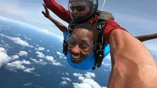 Go jump Kenya and Vipingo Ridge staff skydived.