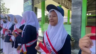 GERAKAN PEMBAGIAN BENDERA MERAH PUTIH - SMPN 29 SAMARINDA