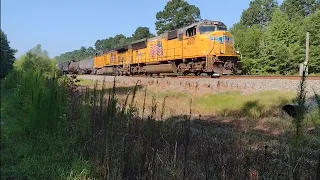 UP SD70M leads an extremely short train