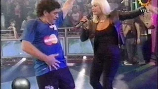Diego Maradona armó una fiesta en vivo: Rafaella Carrá canta en La Noche del 10
