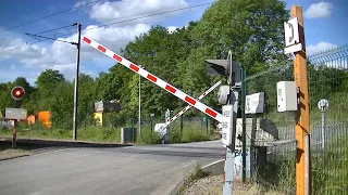 Spoorwegovergang Beynes (F) // Railroad crossing // Passage à niveau