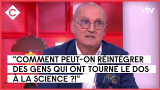 Faut-il réintégrer les soignants non-vaccinés ? Jérôme Marty - C à Vous - 25/11/2022