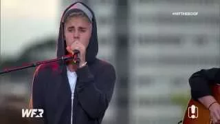 Justin Bieber singing Boyfriend acoustic on the World Famous Rooftop in Australia, September 28 2015