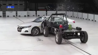 Some popular cars fare poorly in new side-impact crash test