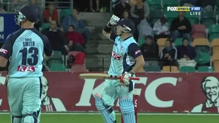 Out of the Stadium 😱 | Young David Warner smashes a monstrous six at Hobart | 122 meters 🤯