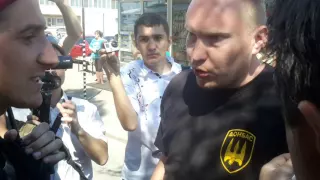 Семенченко и "Донбасс" блокируют автобус спецназа возле Оболонского суда