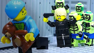 Lego Zombie Apocalypse Part 2: Last Person To Escape Zombie Attack (Lego Animation)