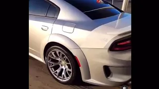 Daytona hellcat charger burnout while leaving the dealership 😻😻