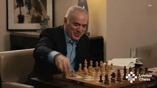 Каспаров анализирует свою первую партию с Карповым