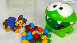 Ам Ням ест Шоколадные конфеты M&Ms #shorts