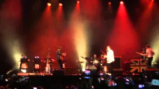 Standing Next To Me - The Last Shadow Puppets. México, Pepsi Center.