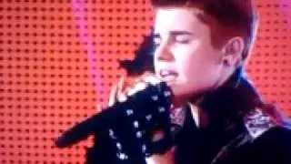 justin bieber singing pray ( on itv 1 this is bieber)