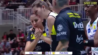 Anne buijs had a panic attack (Feat. Ana Carol)