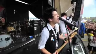 Sum41 - Still Waiting (Warped Tour 2010)